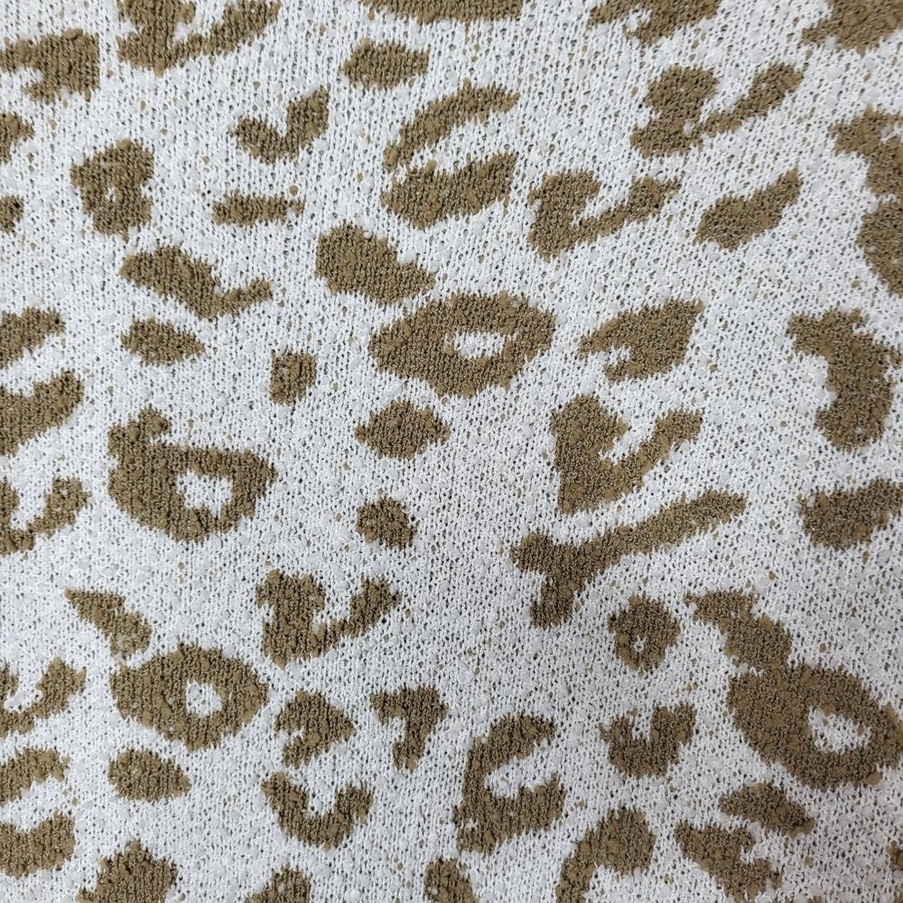 New Sabrina Lauren Women's Sweater Size Large Tan Animal Print Cardigan Jacket‎ - Picture 3 of 9